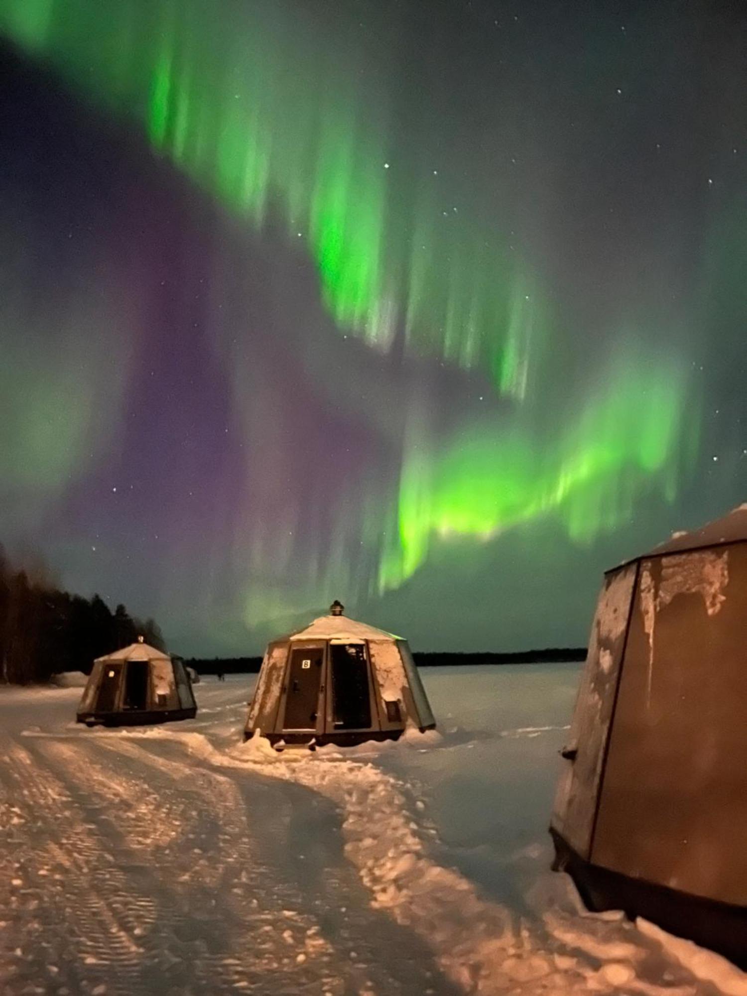 Vikajaervi Lake View Experience Igloos Рованіемі Екстер'єр фото