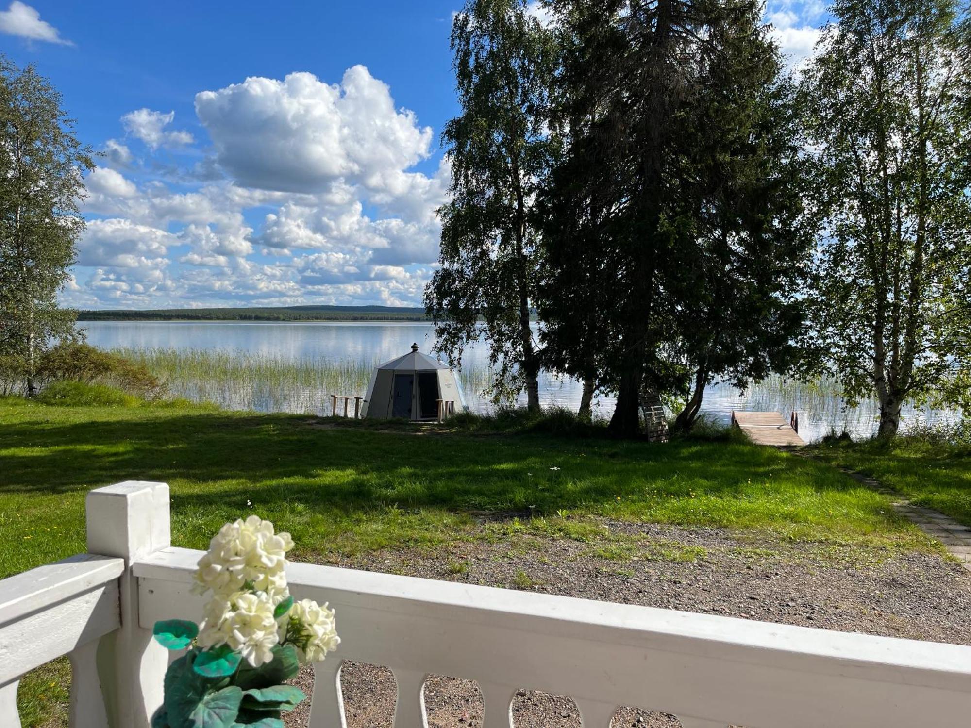 Vikajaervi Lake View Experience Igloos Рованіемі Екстер'єр фото
