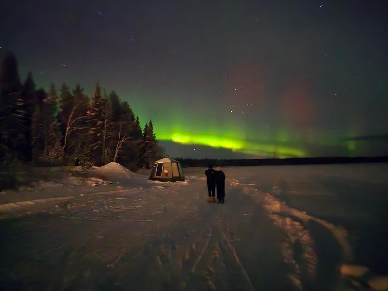 Vikajaervi Lake View Experience Igloos Рованіемі Екстер'єр фото