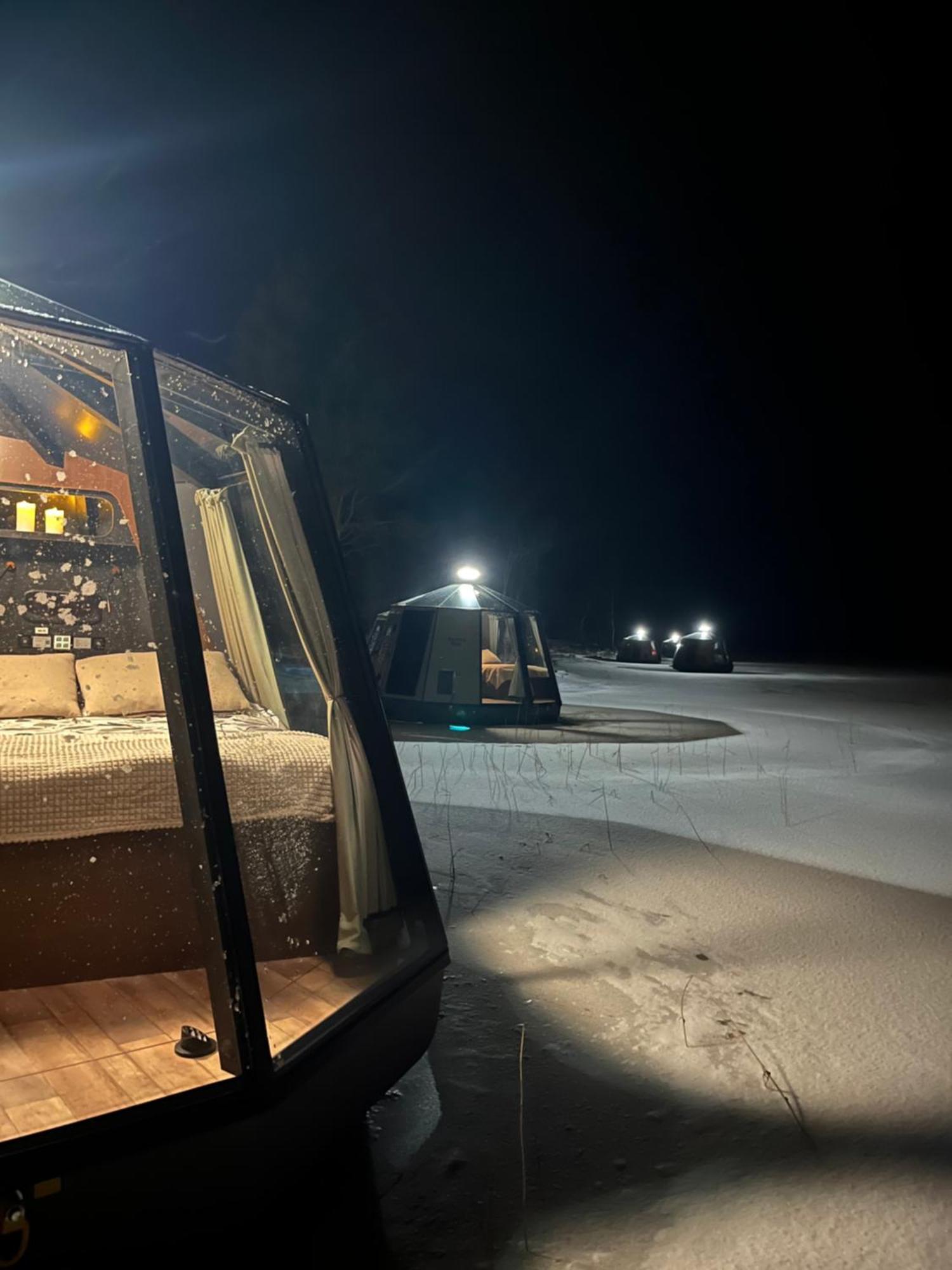 Vikajaervi Lake View Experience Igloos Рованіемі Екстер'єр фото