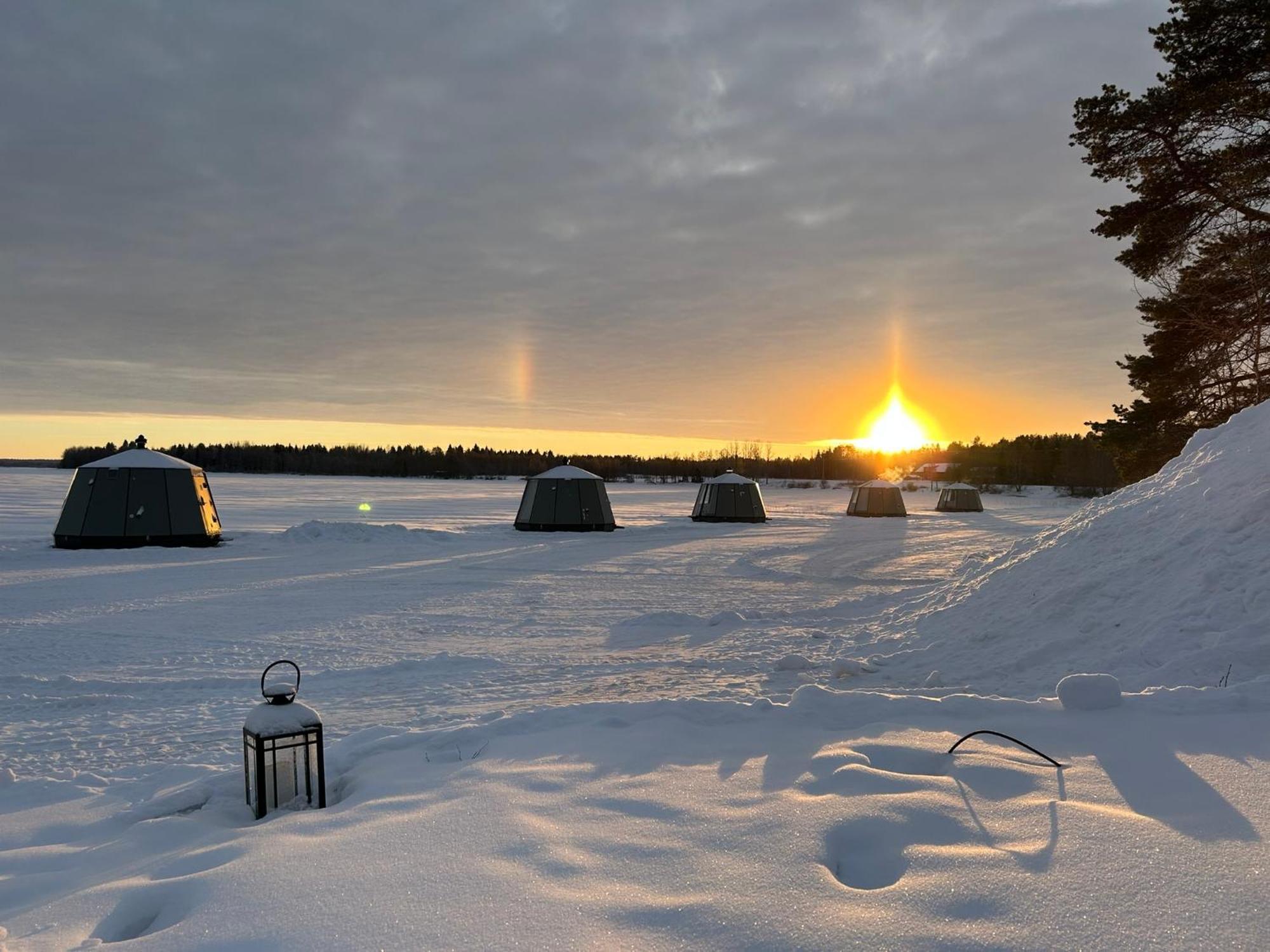 Vikajaervi Lake View Experience Igloos Рованіемі Екстер'єр фото