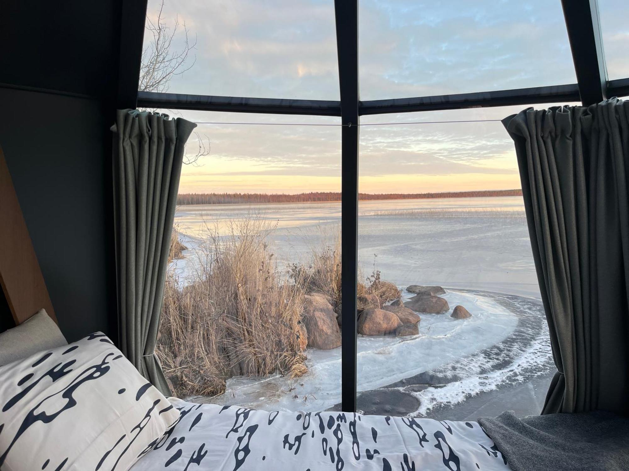 Vikajaervi Lake View Experience Igloos Рованіемі Екстер'єр фото